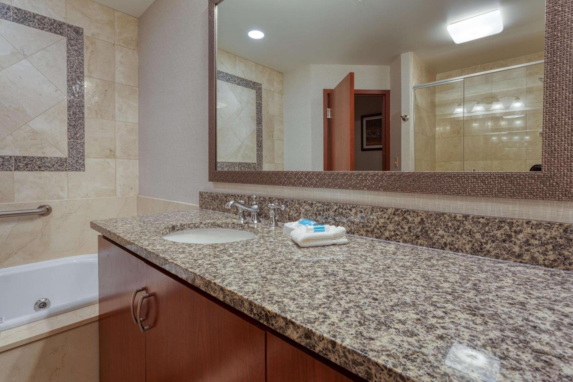 Drury Plaza Hotel St. Louis เชสเตอร์ฟิลด์ ภายนอก รูปภาพ