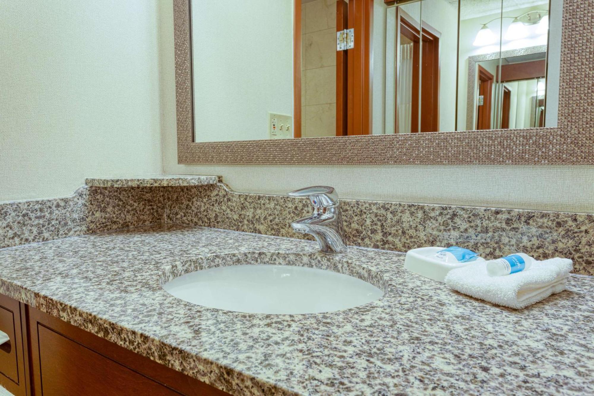 Drury Plaza Hotel St. Louis เชสเตอร์ฟิลด์ ภายนอก รูปภาพ